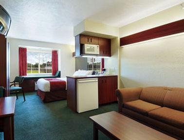 Microtel Inn & Suites By Wyndham Брендон Номер фото